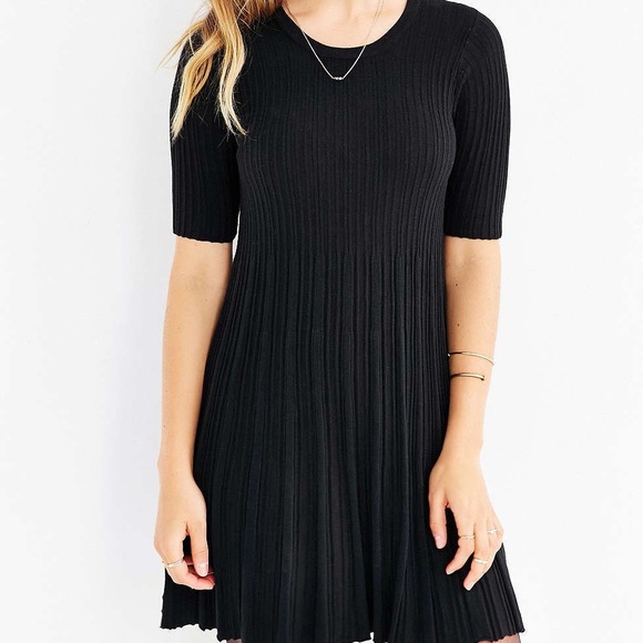 Cooperative Grace Swingy Sweater Dress Dark Green - Picture 2 of 8